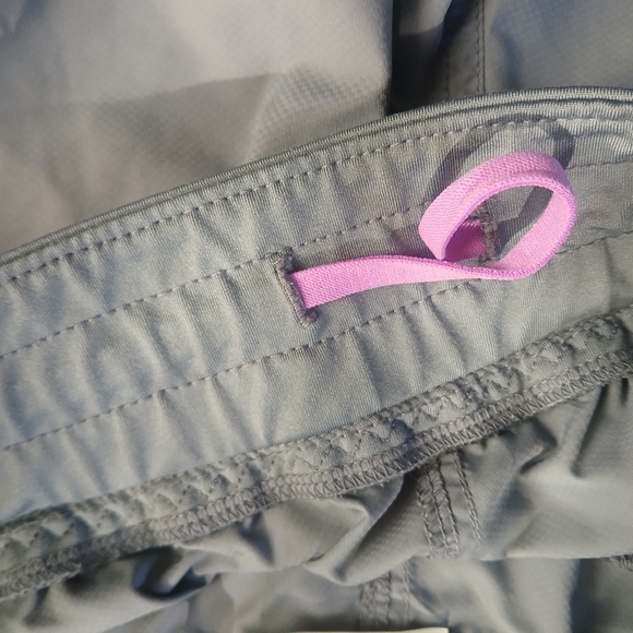 Athleta Short Mesh Racer Run Short Size Large Grey Tie Waist Featherweight Large - Picture 10 of 11